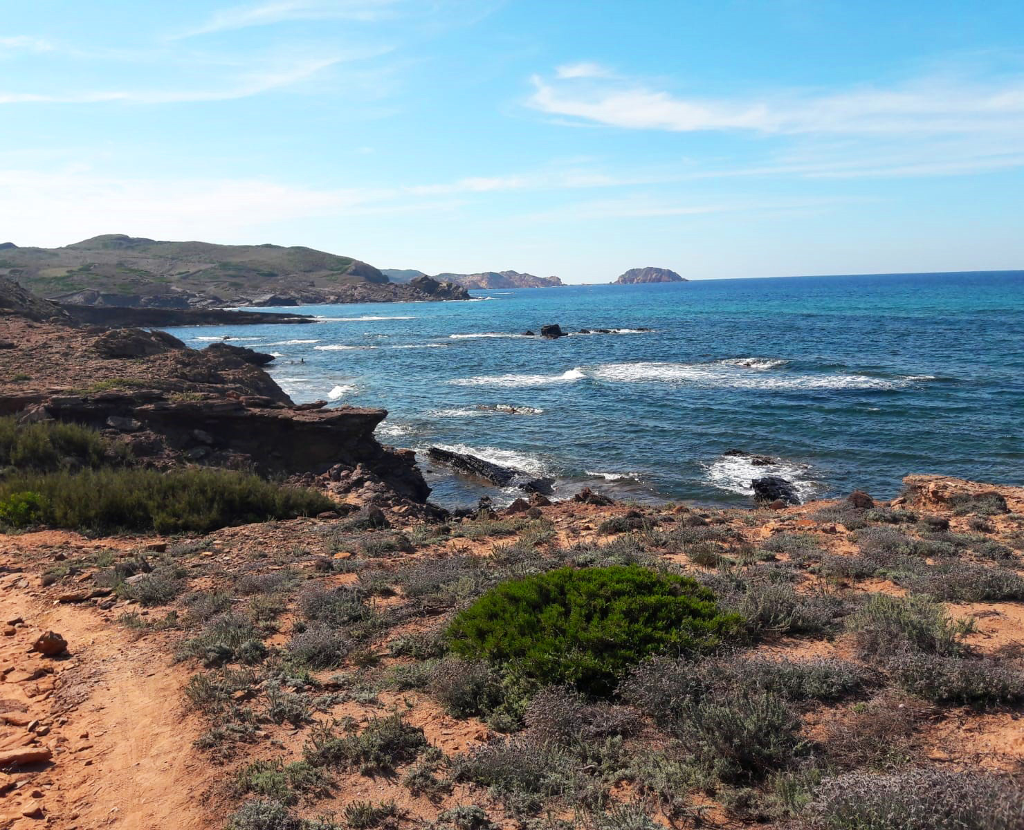Vistas costeras desde la costa sur de Menorca