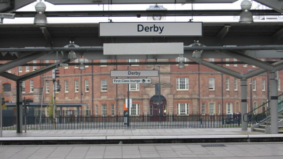 Estación de tren de Derby