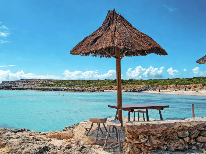 Las playas más bonitas de Menorca - Playa de Binibeca para familias