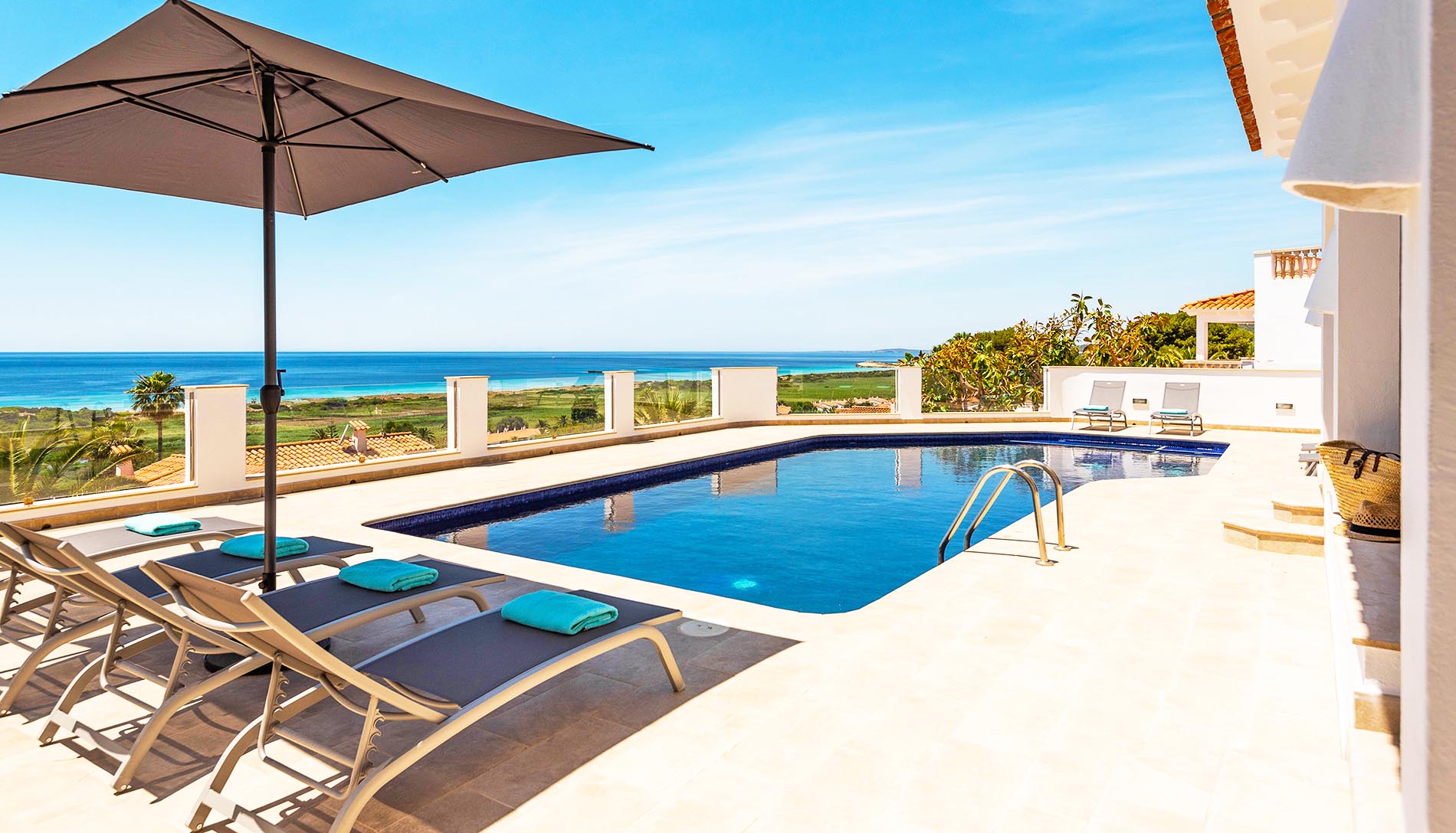 Villa en Son Bou con vistas al mar