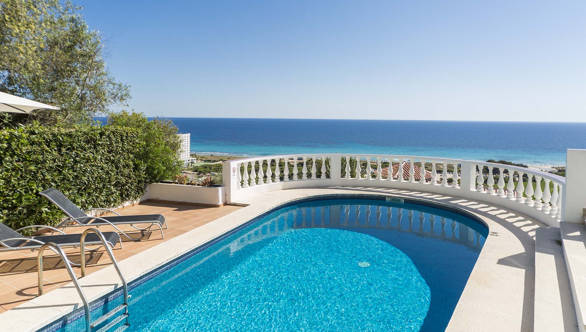 Villa cerca de Son Bou con vistas al mar