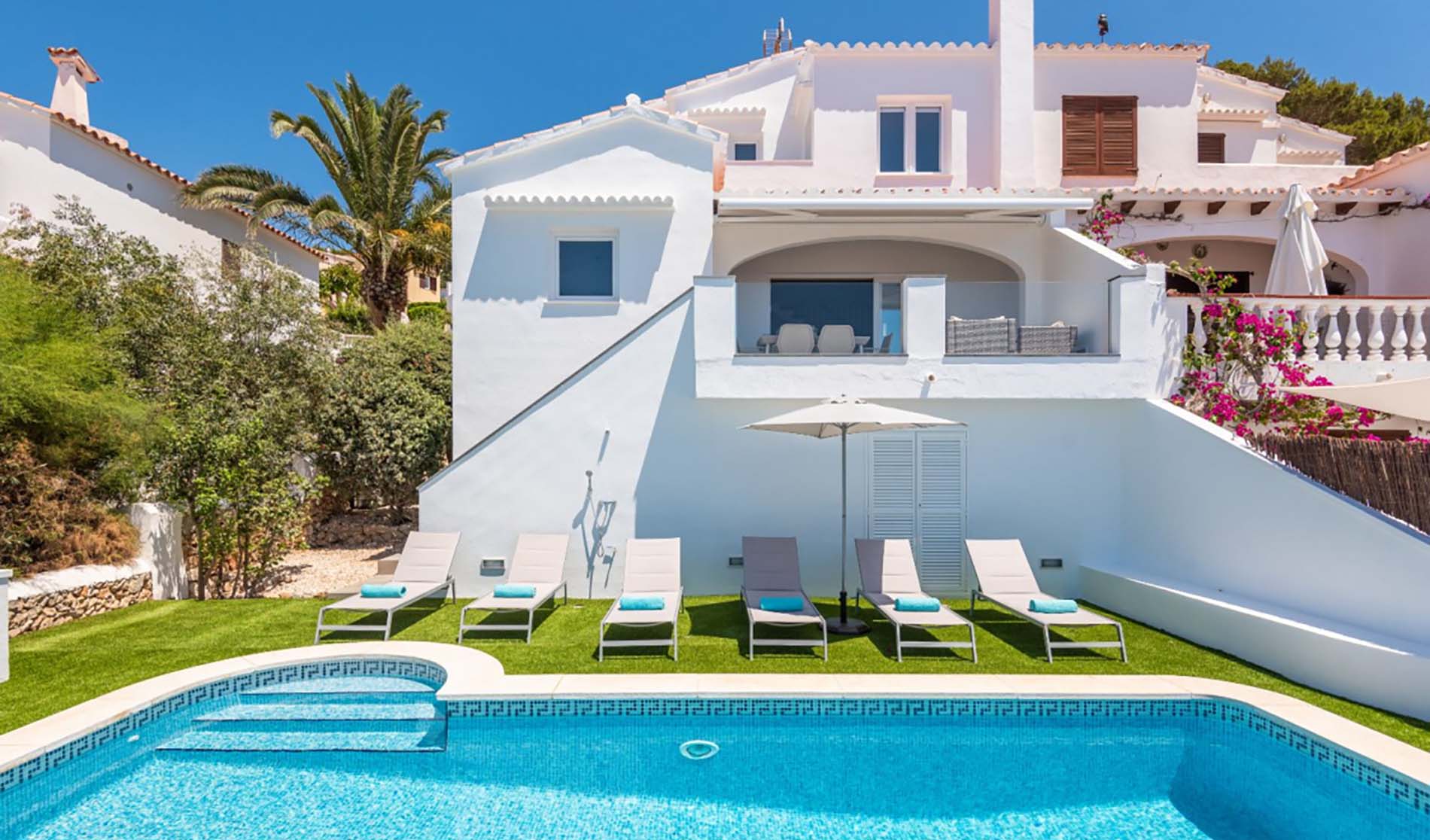 Chalet pareado en San Jaime con vistas al mar