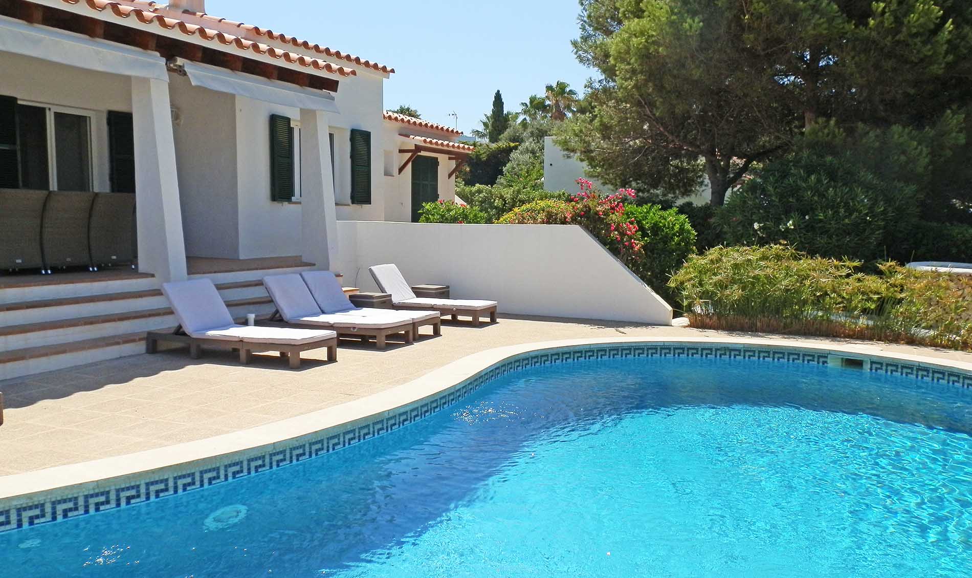 Villas familiares con piscina privada en Binibeca Vell, Menorca