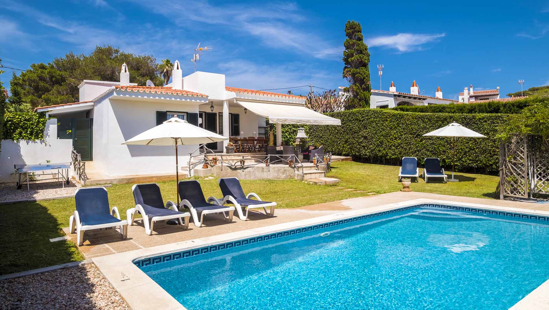 Villas con piscina cerca de Binibeca