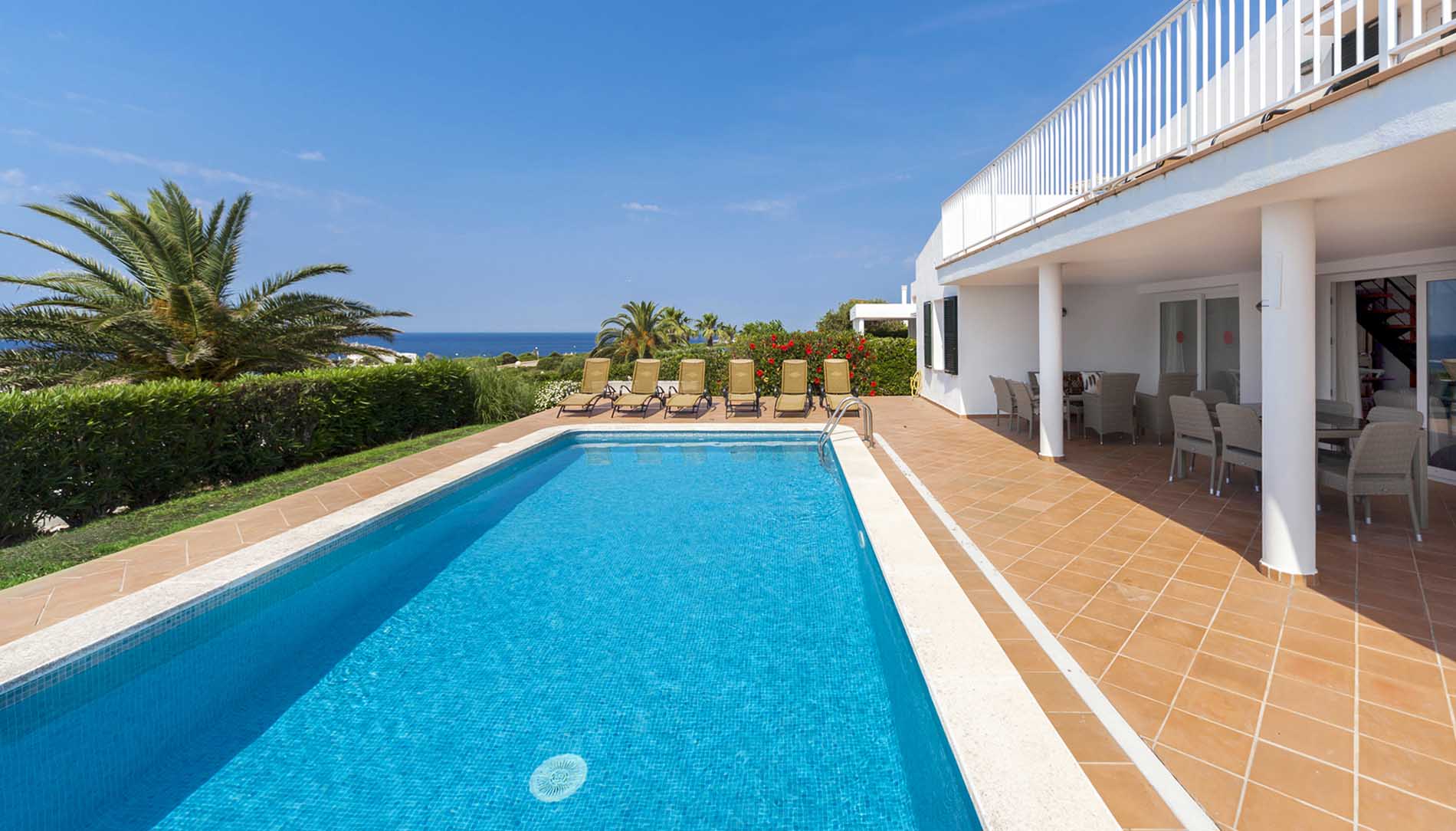 Villas con piscina en Binibeca