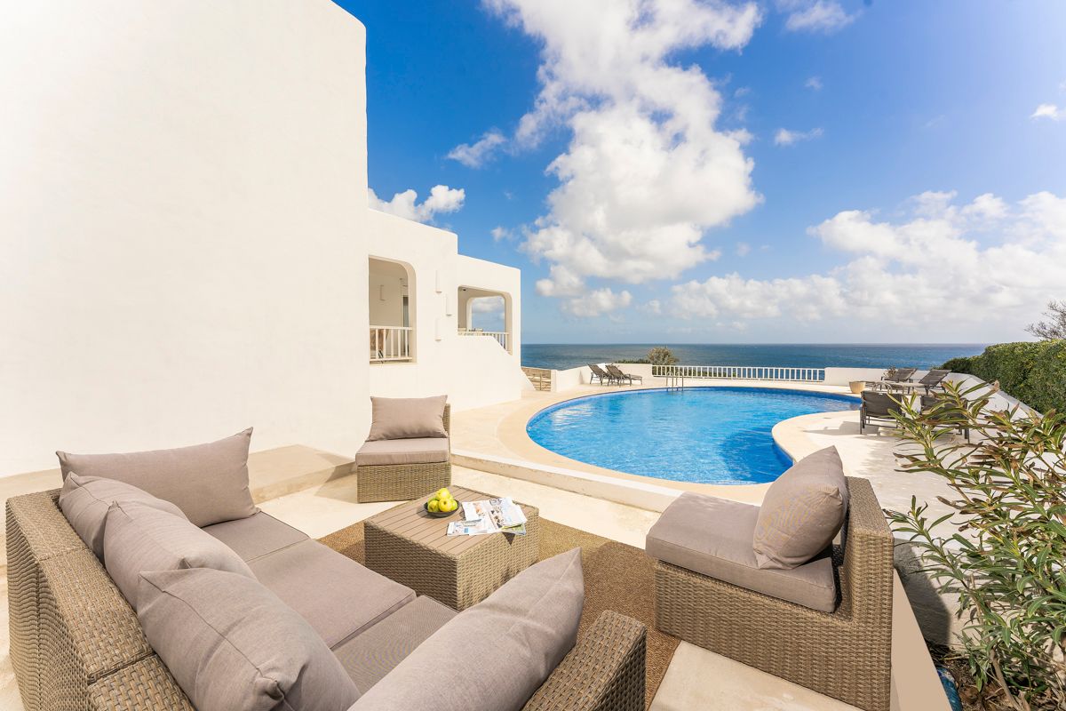 Villas con piscina en S'Algar